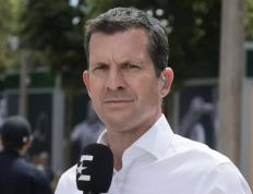 kaiyun-网球(qiú)的十字(zì)路口：是賽(sài)程(chéng)臃肿，还是表演賽(sài)的“黄金镣铐”？