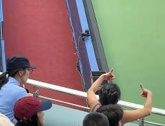 开云-女子(zi)大闹网球赛后续：多次嚣张挑(tiāo)衅，裁判发话，把女子(zi)趕(gǎn)出赛场