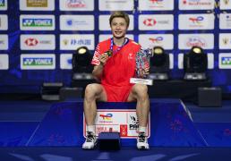 开云-羽(yǔ)毛球世锦赛：石宇奇获得男单冠军