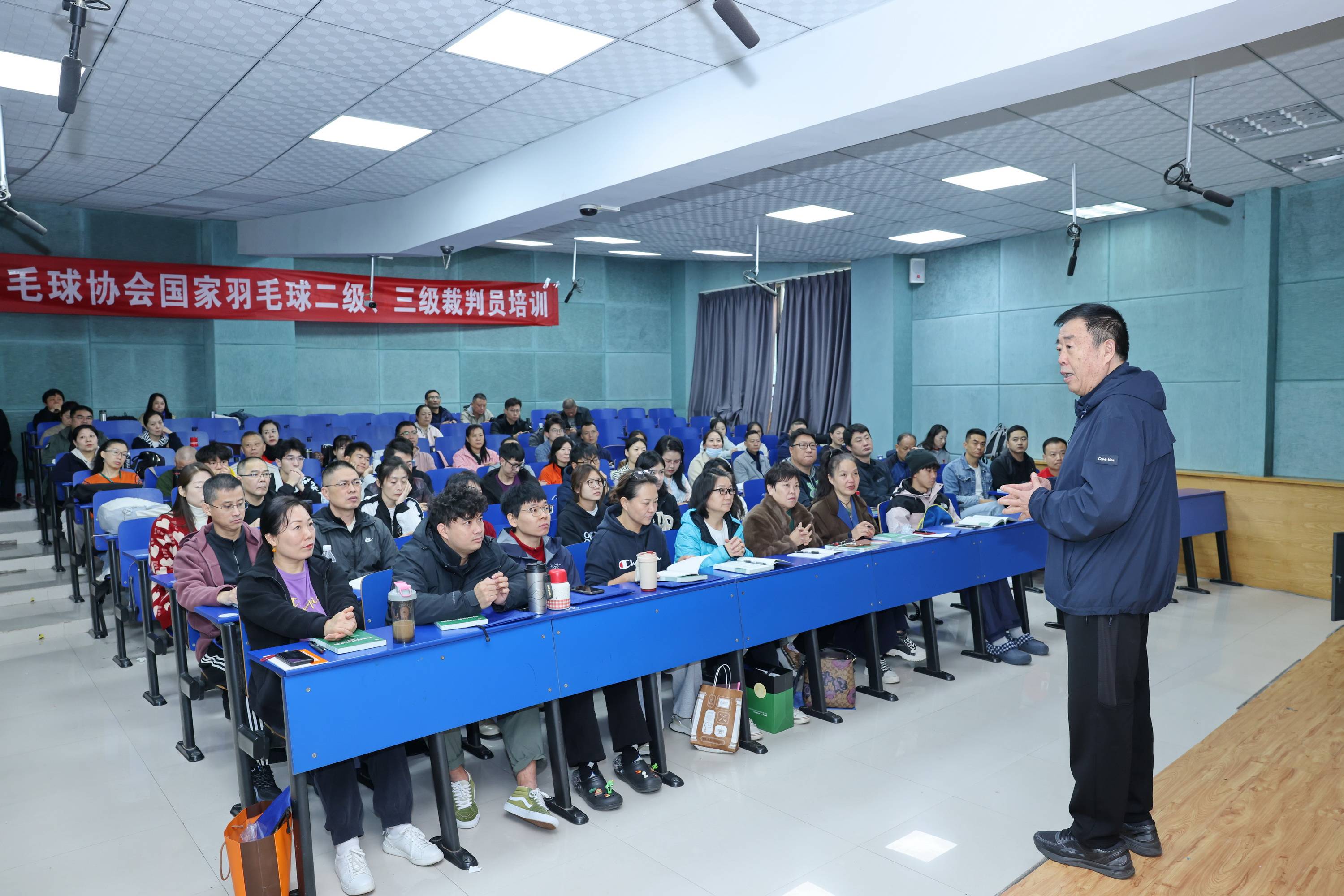 kaiyun-筑牢羽毛球竞赛服务保障人才根基——郑州市羽毛球协会举办羽毛球三级、二级裁判员培训班