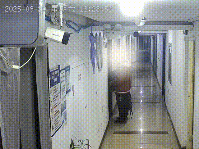 开云-男子媮(tōu)12万电竞酒店配(pèi)件被刑拘