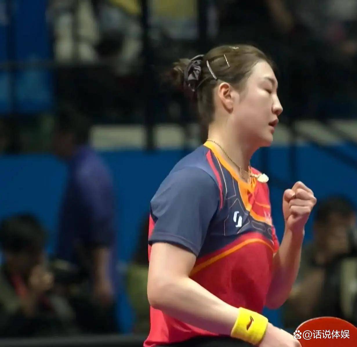 开云-11.11全运会乒乓球(qiú)赛果，陳(chén)梦复出首秀给对手剃光头，下轮对战硬茬何卓佳