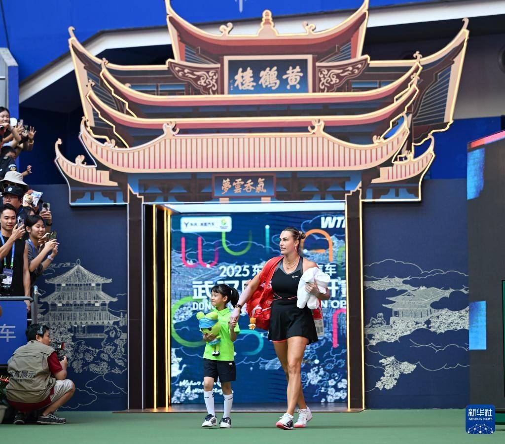 开云平台-武网：萨巴伦卡晋级