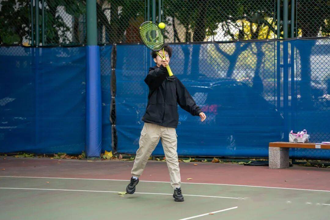 kaiyun-“网”动青春，“球”展风采！直击第21届青年健身节网球比赛现场！