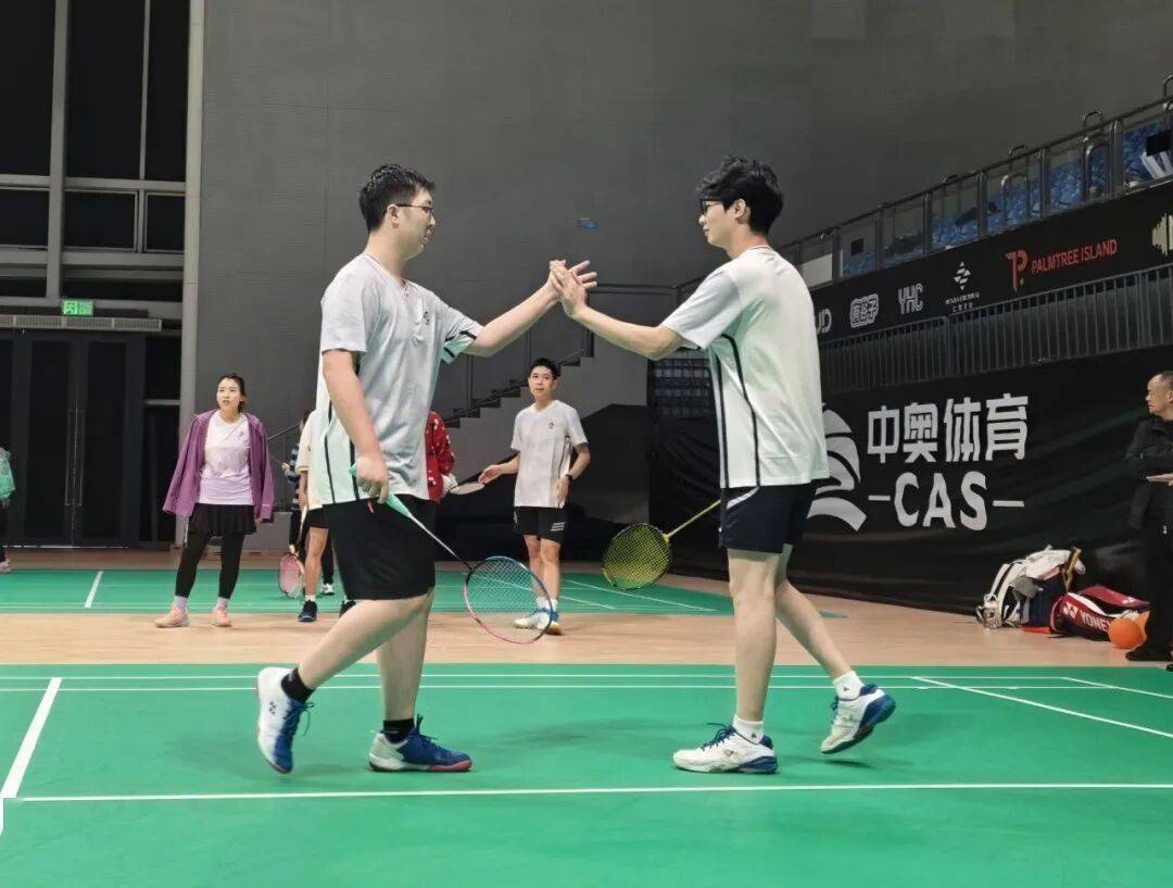 kaiyun-简医羽(yǔ)毛球隊(duì)在市级職(zhí)工羽(yǔ)毛球比赛中(zhōng)斩获公开组第二(èr)名