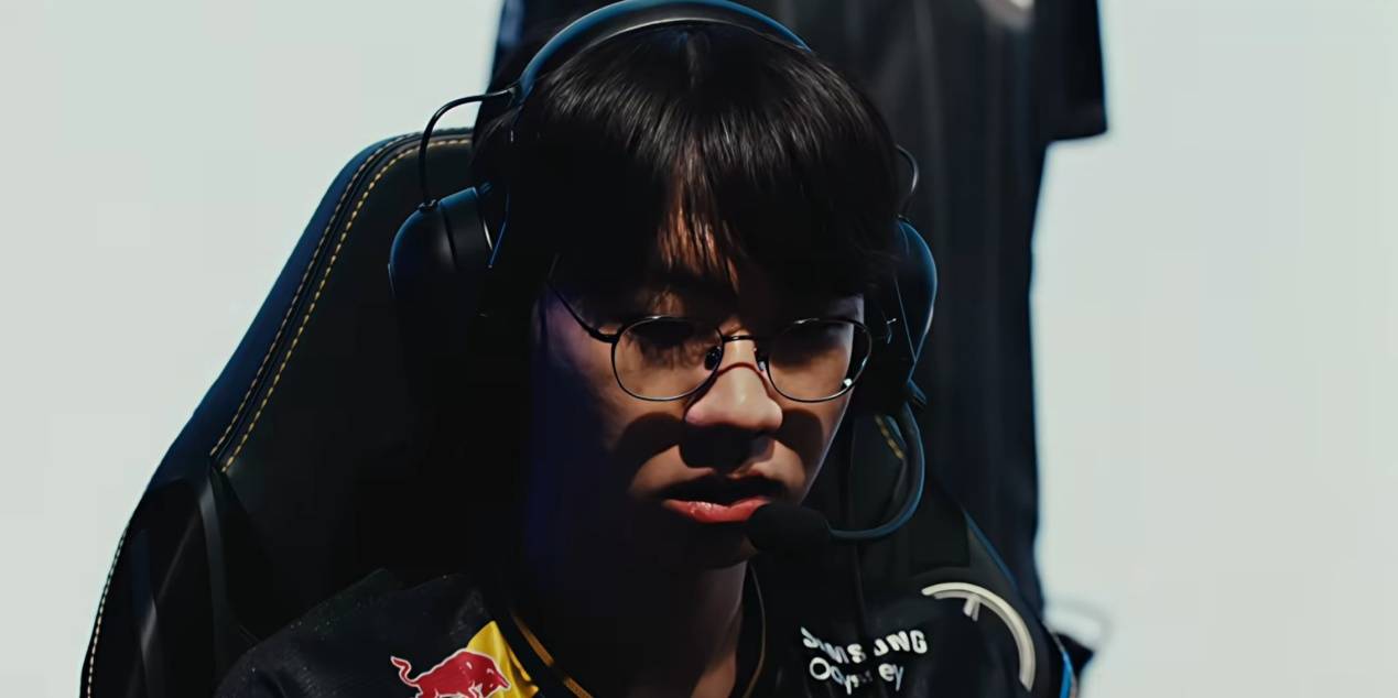 开云平台-LPL遭遇巨(jù)大打击！AL八强首战告负，Faker岩雀封神，Hope葬(zàng)送比賽(sài)