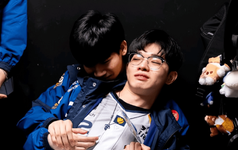 开云-S15瑞士轮第(dì)五轮：好消息与坏消息并存！TES大戰(zhàn)BLG